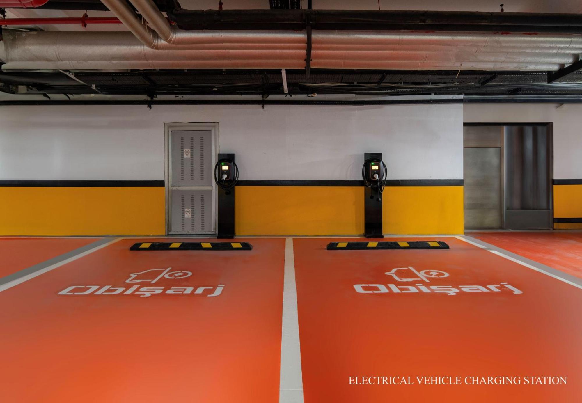Windsor Hotel & Convention Center اسطنبول المظهر الخارجي الصورة Electric vehicle charging station at the airport