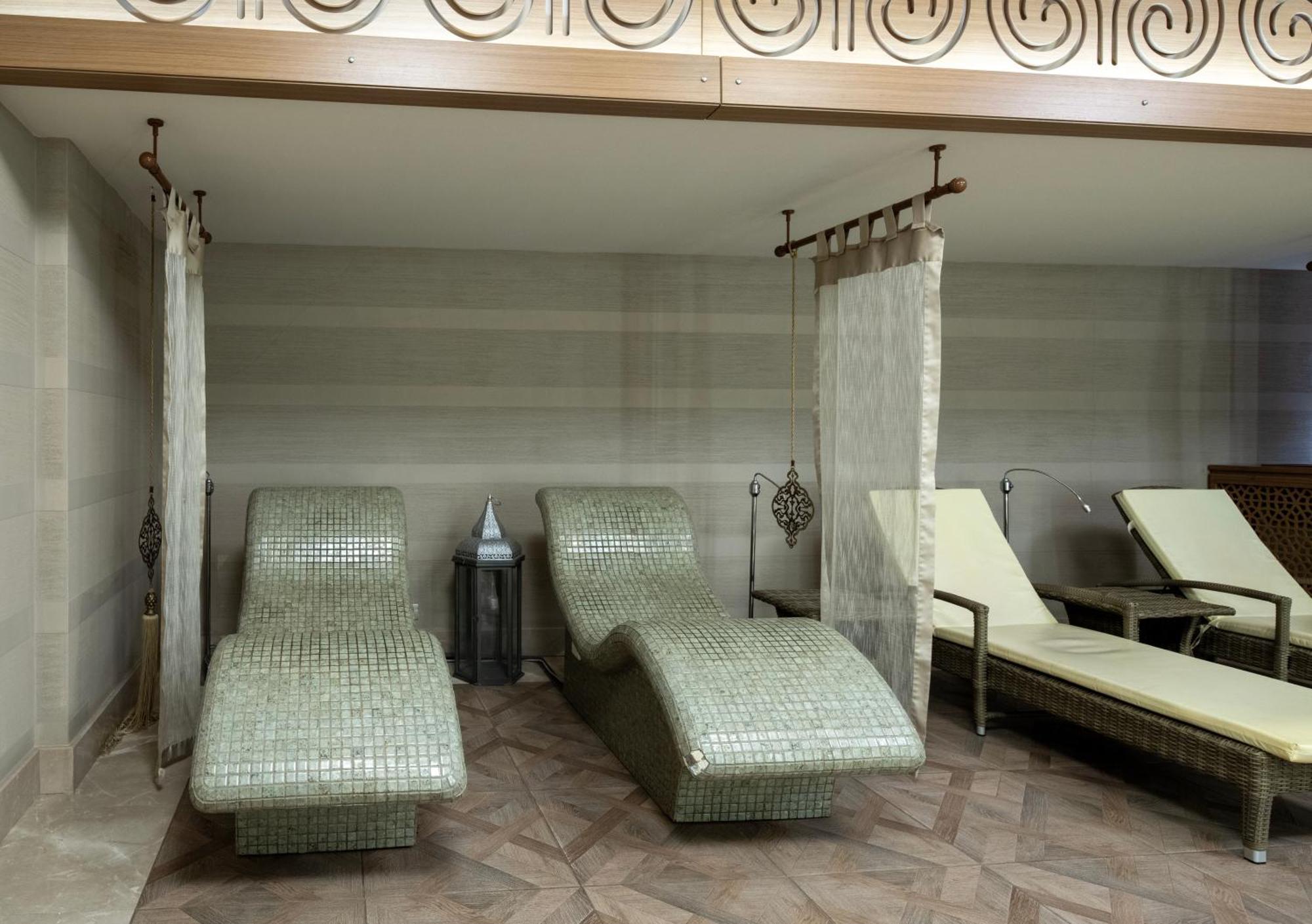 Windsor Hotel & Convention Center اسطنبول المظهر الخارجي الصورة A Turkish bath in a hotel in Istanbul