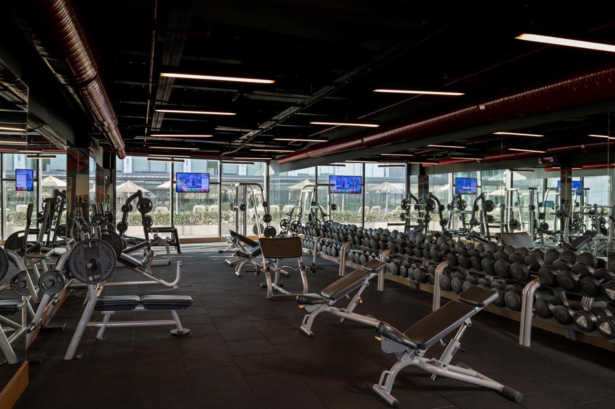 Windsor Hotel & Convention Center اسطنبول المظهر الخارجي الصورة The gym at the University of Roehampton