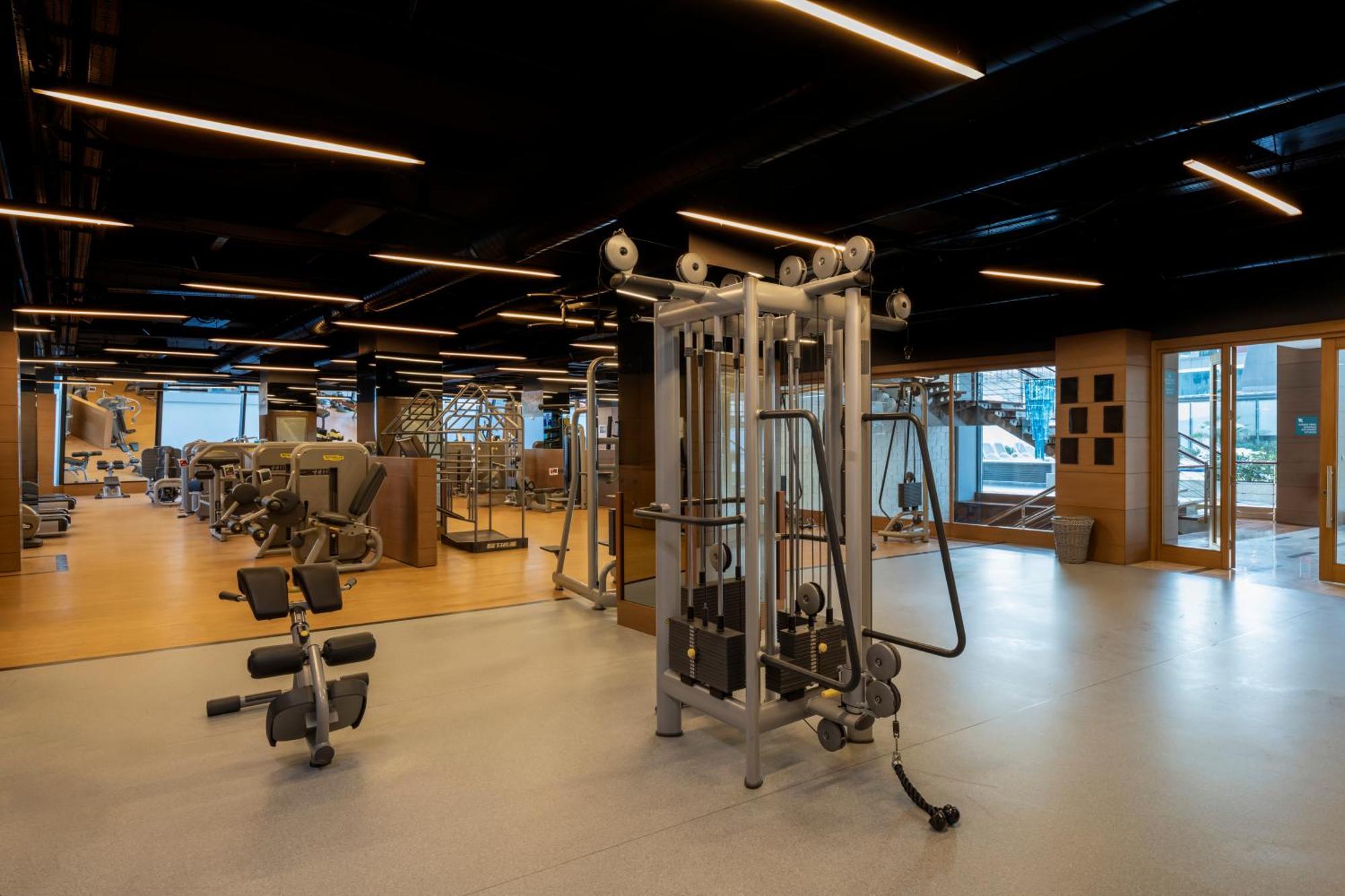 Windsor Hotel & Convention Center اسطنبول المظهر الخارجي الصورة The gym at the hotel