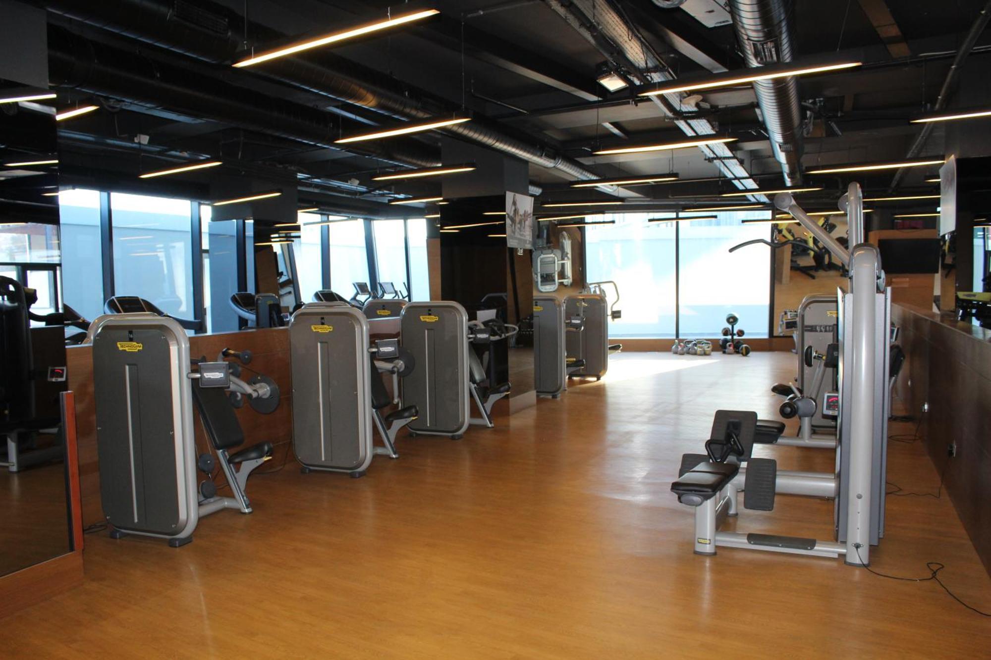 Windsor Hotel & Convention Center اسطنبول المظهر الخارجي الصورة The gym at the 100th floor